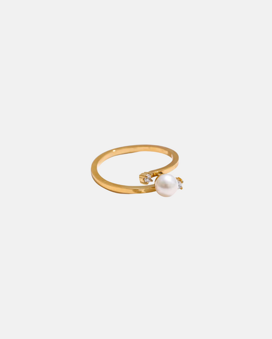 Luna Pearl Ring