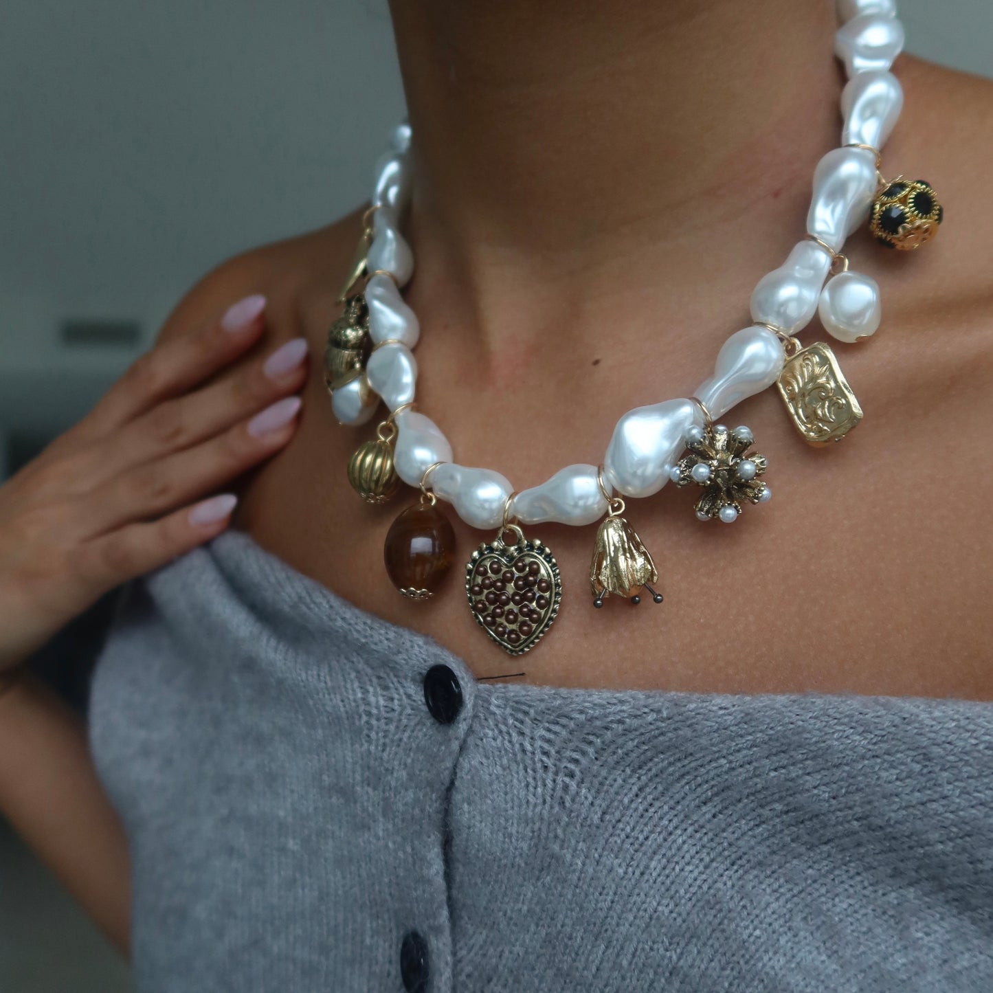Vintage Charm Pearl Necklace